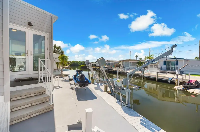 6922 E Bayou Ln, FL