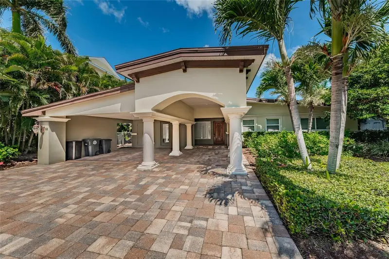 52 N Pine Cir, FL