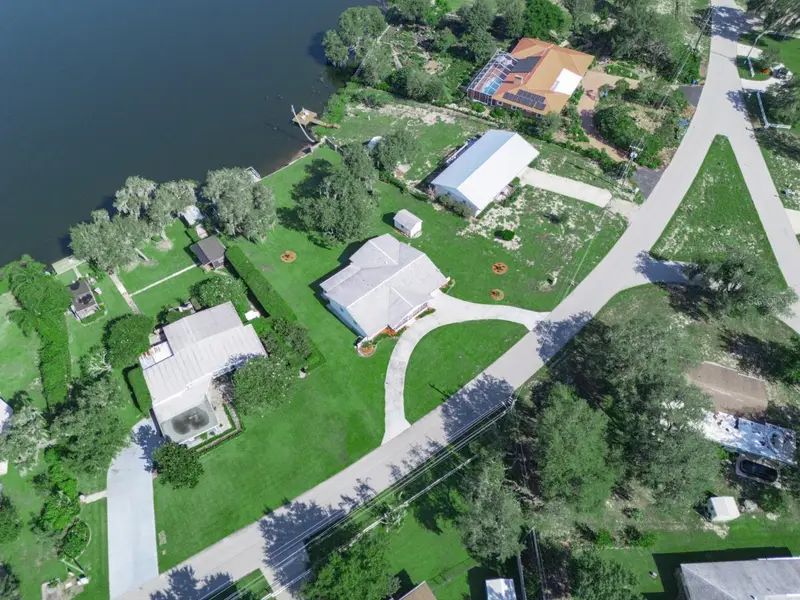 619 Lake Blue Dr, FL