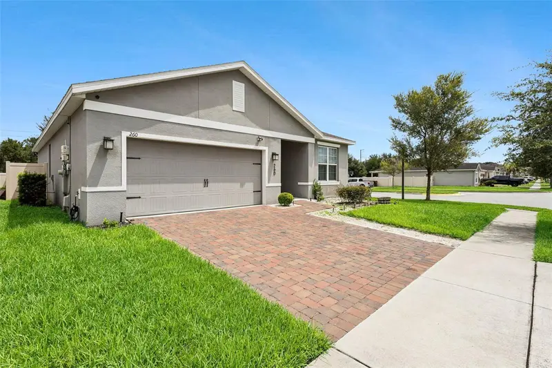260 Whirlaway Dr, FL