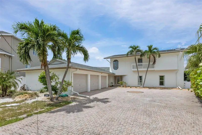 290 Bayside Dr, FL