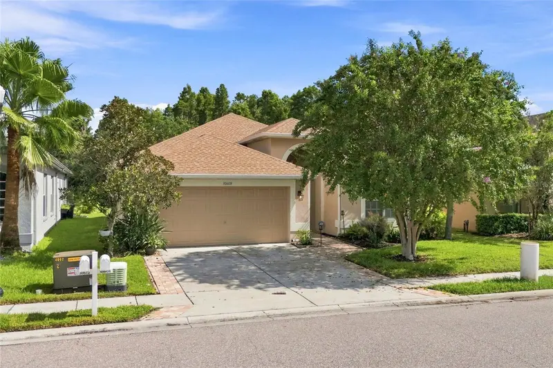 30608 Pecan Valley Loop, FL