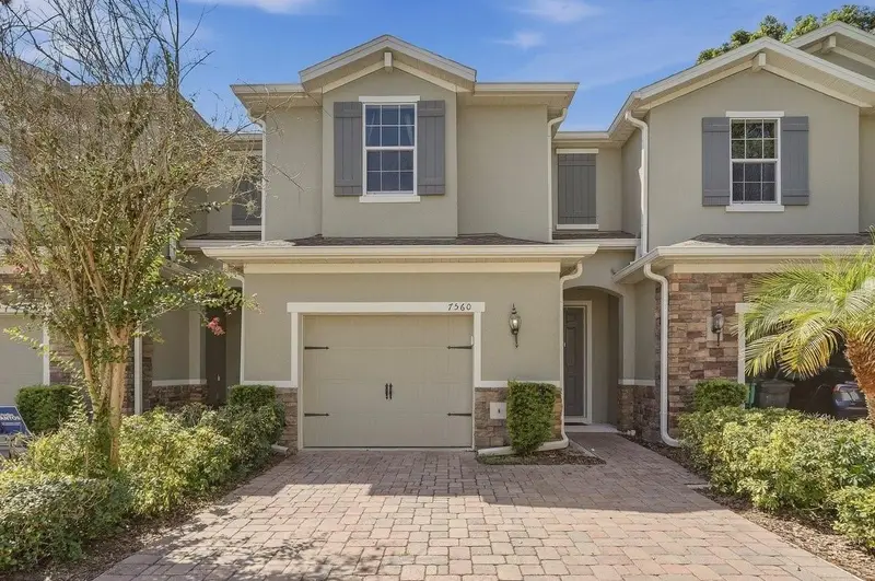 7560 Aloma Pines Ct, FL