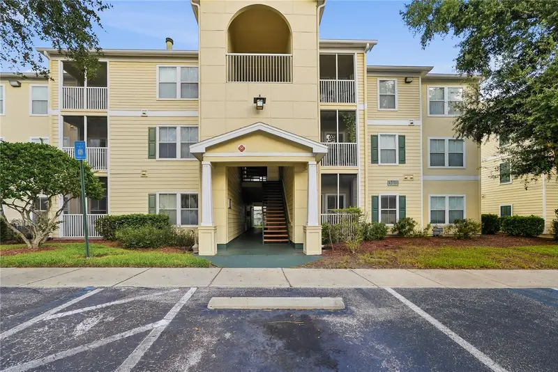 18471 Bridle Club Dr, FL