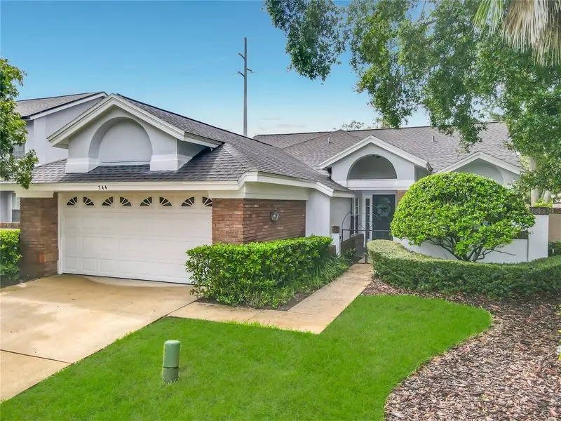 744 Barrington Cir, FL