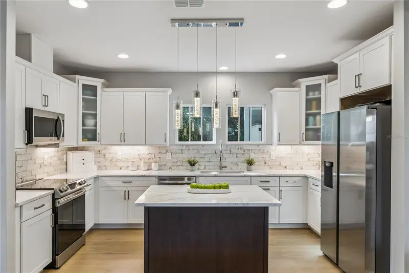 210 Hibiscus Ct, FL