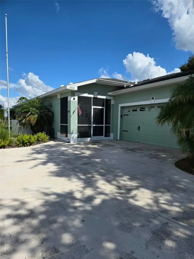 8002 Shaddock Pl, FL