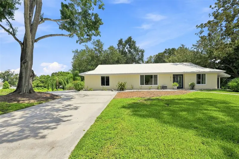 10113 Lindelaan Dr, FL