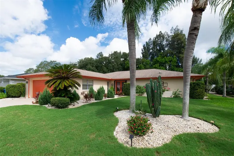 207 Amesbury Cir, FL