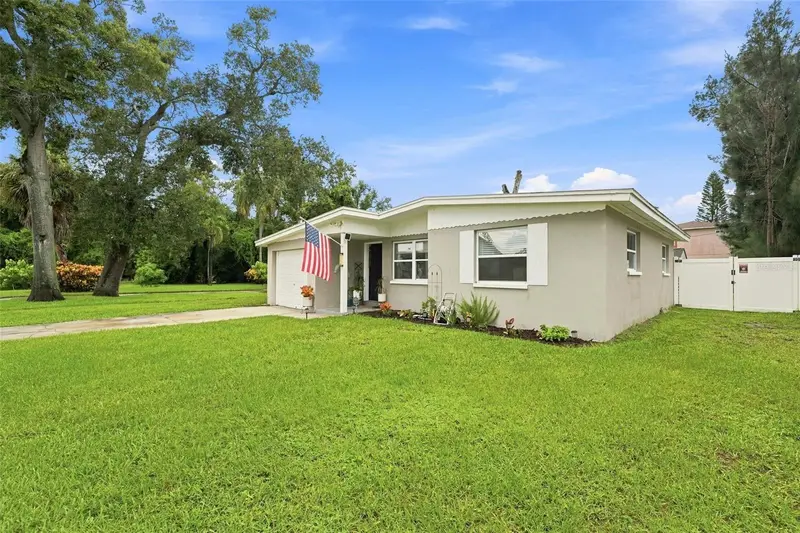 1773 Ezelle Ave, FL