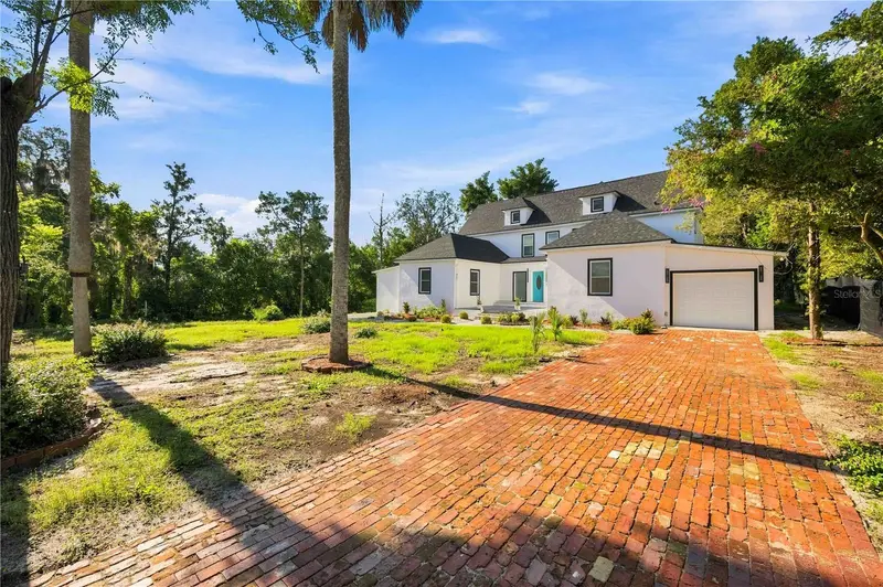 401 Old School House Rd E, FL