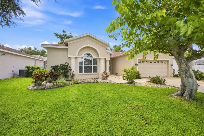 4002 2nd Dr Ne, FL