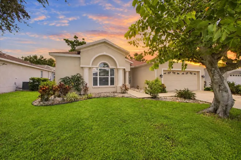 4002 2nd Dr Ne, FL
