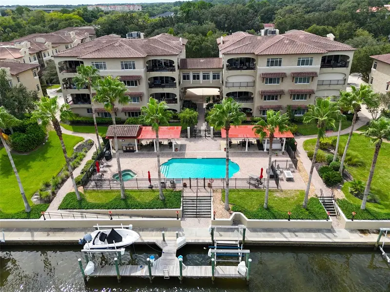 110 Club House Dr #202, FL
