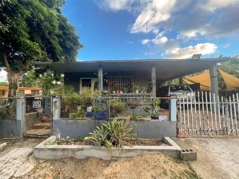 144 Calle Granate, PR