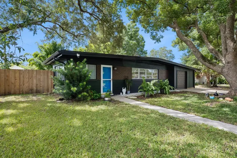 2626 Ambergate Rd, FL