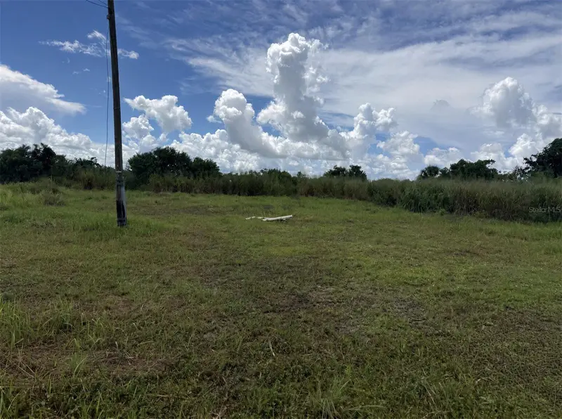 820 Stephens Rd, FL