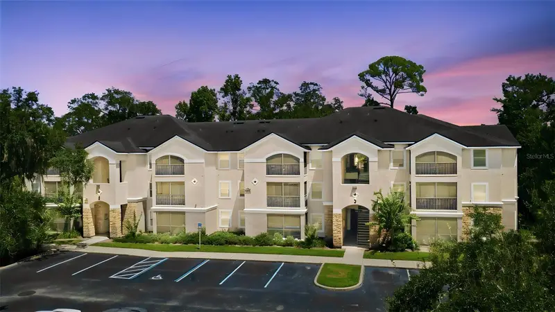 940 Village Trl #3-104, FL
