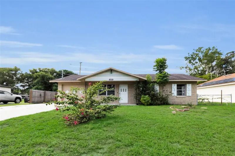 207 Elaine Dr, FL