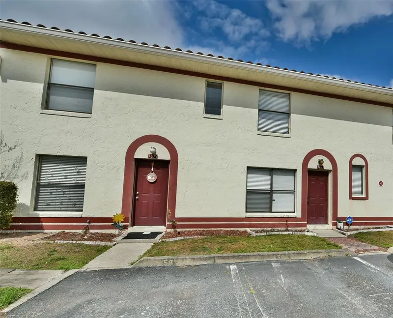 1621 Sandy Point Sq #61, FL