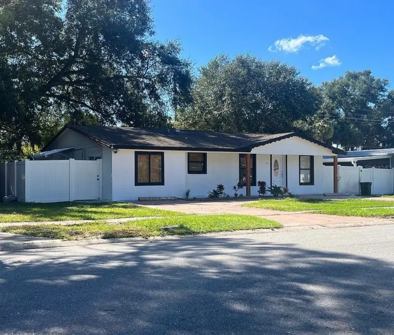 6524 La Mesa Cir, FL