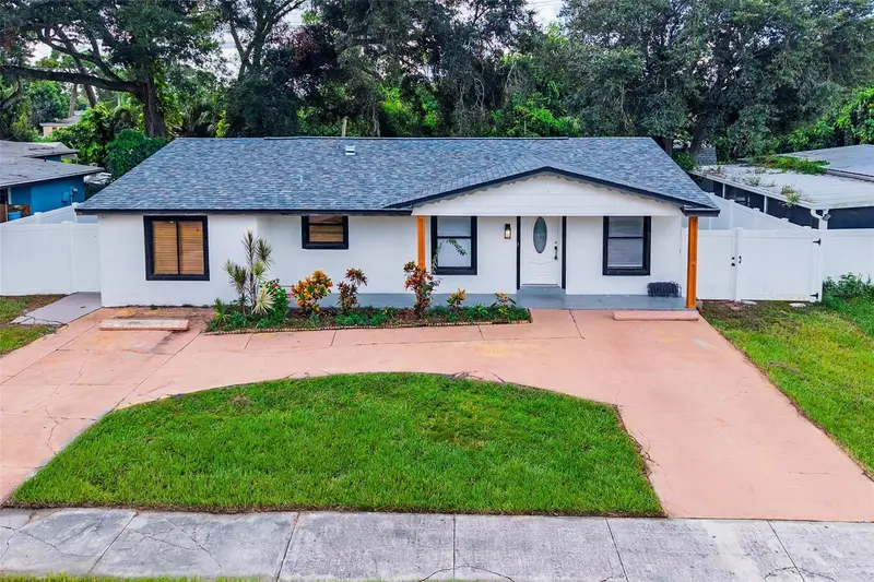 6524 La Mesa Cir, FL