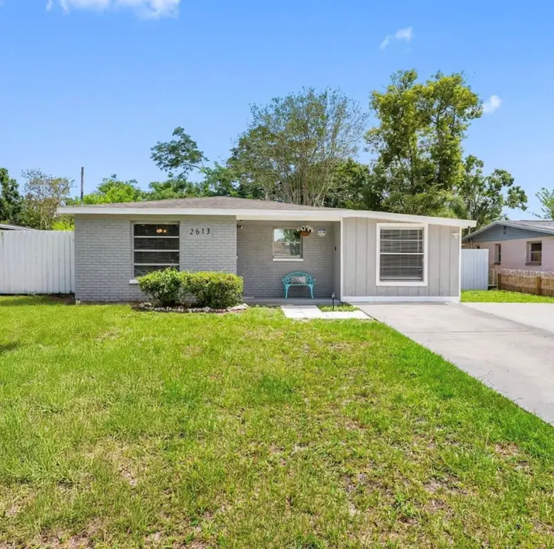 2613 E 111th Ave, FL