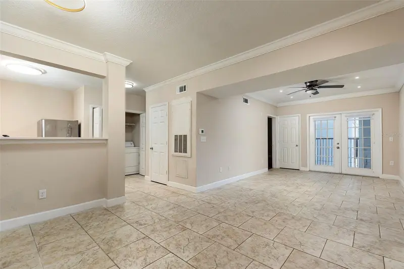 206 E South St #4007, FL