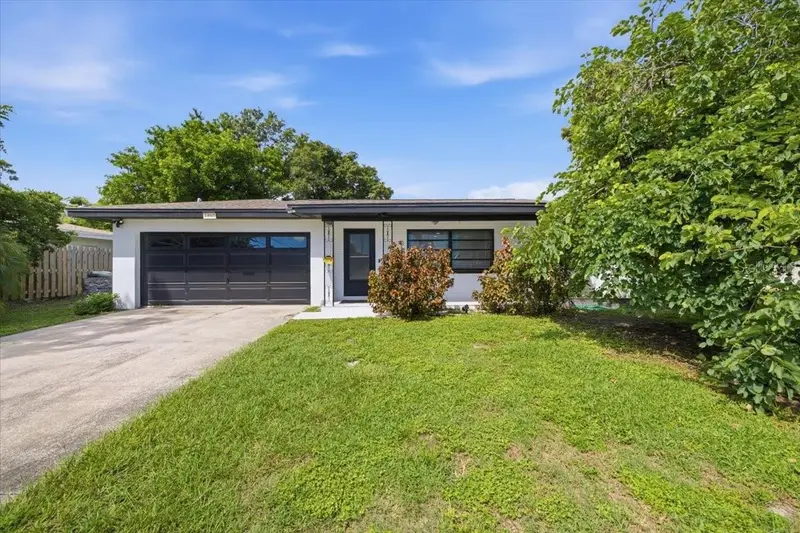 1860 Alberta Dr, FL