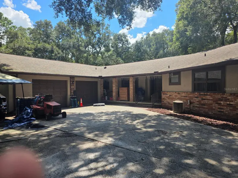 10576 S Us Highway 301, FL