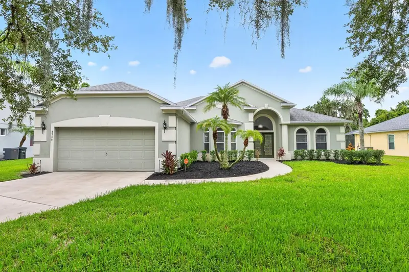 4946 Lazy Oaks Way, FL