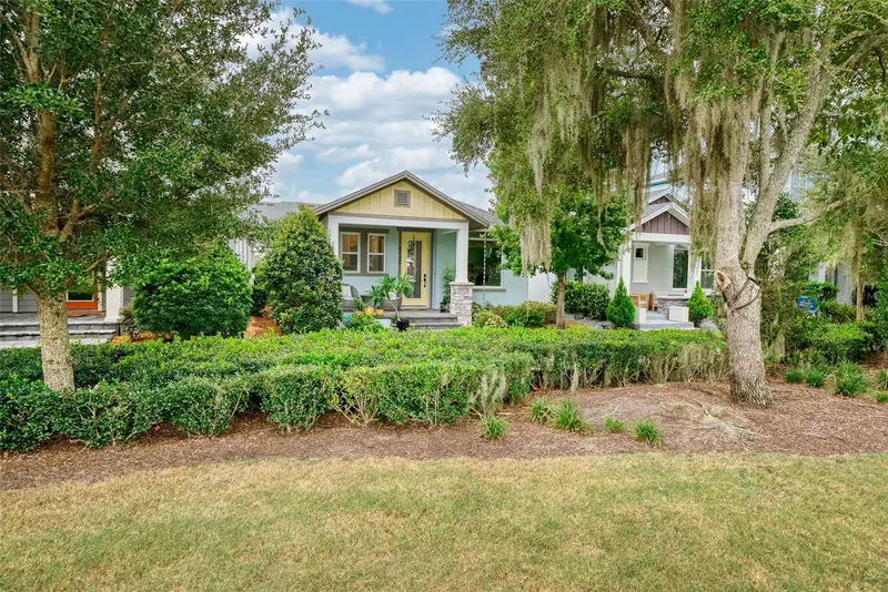 6939 Higgs Aly, FL