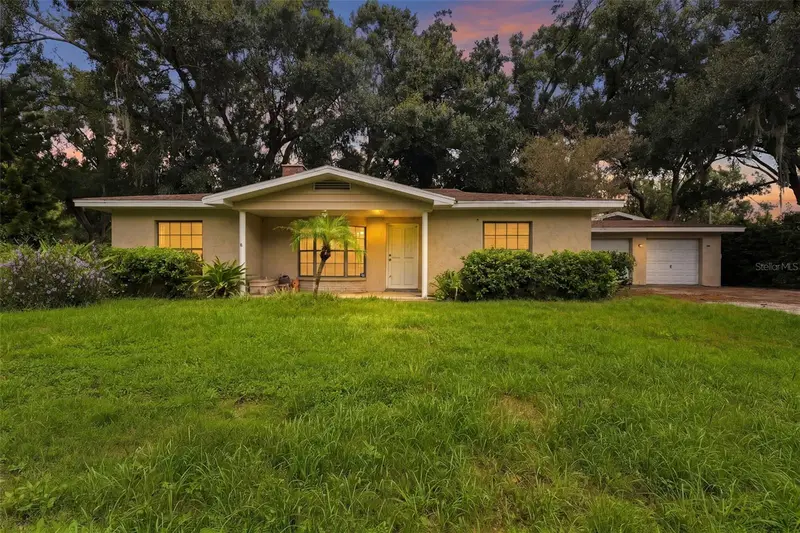 5903 Lakeside Dr, FL