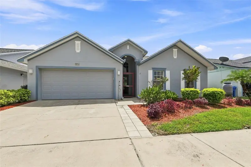 216 Lookout Dr, FL