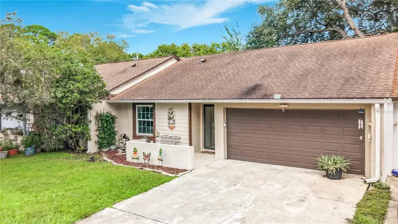 107 Long Leaf Pine Cir, FL