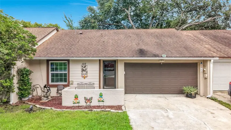 107 Long Leaf Pine Cir, FL