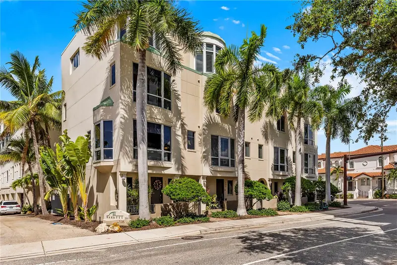 235 Cocoanut Ave #101a, FL