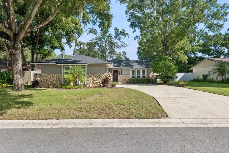 167 Holderness Dr, FL