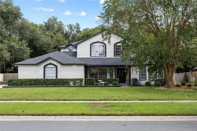 677 Adriane Park Cir, FL