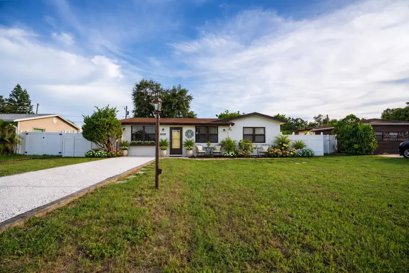 10294 54th Ave N, FL