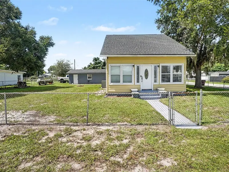 1000 Delaware Ave, FL