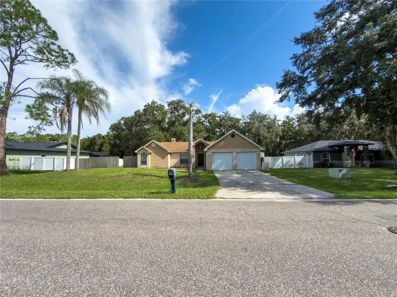 23437 Shining Star Dr, FL
