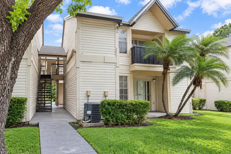 1956 Lake Atriums Cir #144, FL