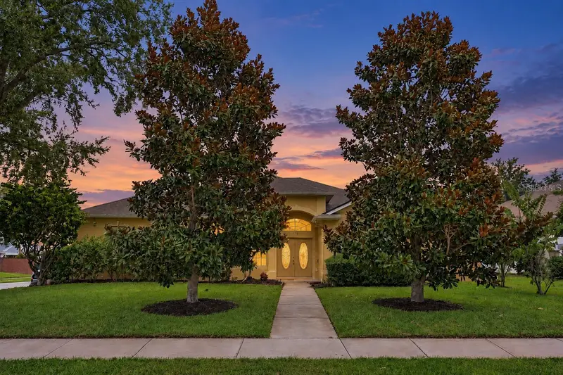 116 Oak Grove Cir, FL