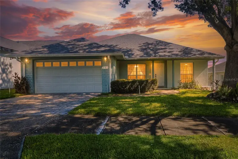 545 Worchester Ct, FL