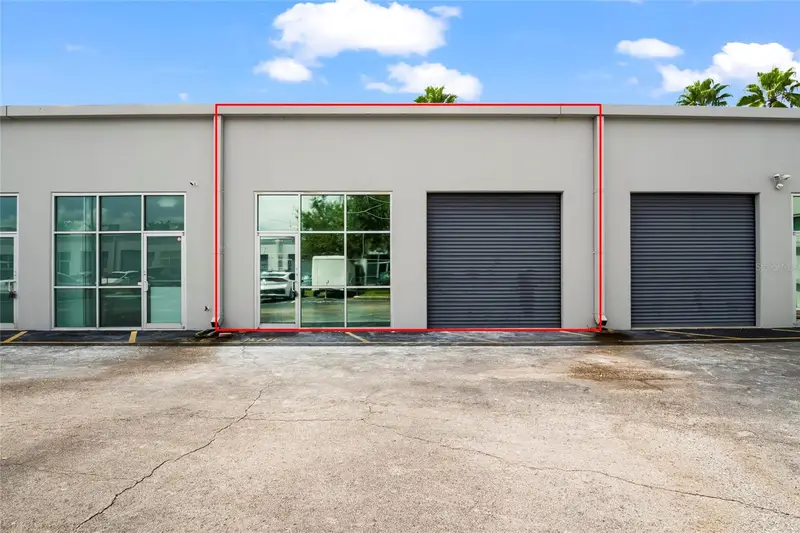 7901 Kingspointe Pkwy #2, FL
