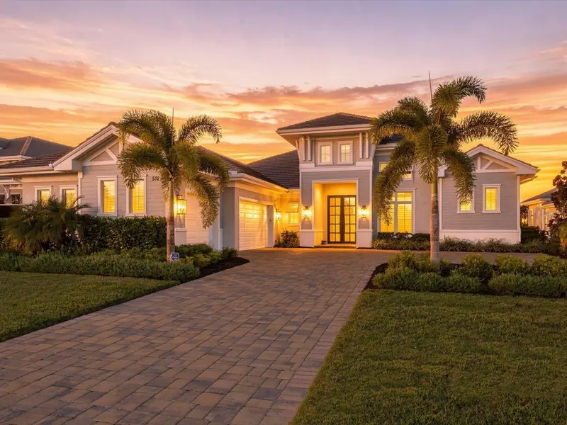 532 Blue Shell Loop, FL