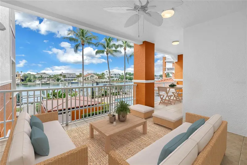 650 Pinellas Bayway S #2101, FL