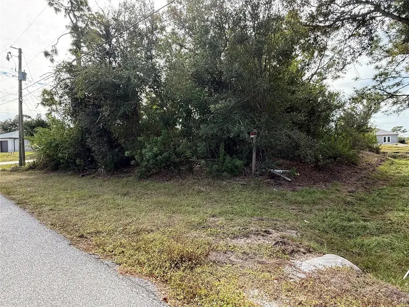 7483 Regina Dr, FL