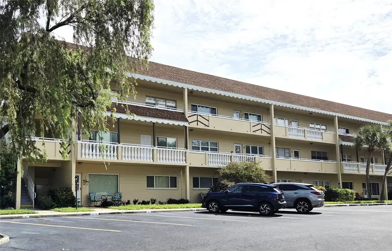 2041 Australia Way W #23, FL